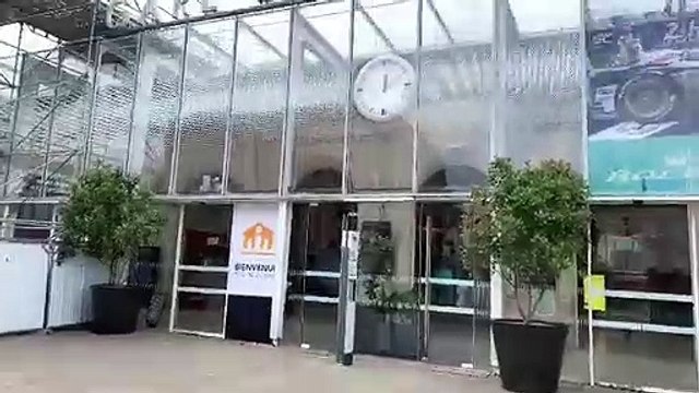 Petite improvisation piano d'Ariel Sheney à la gare du MANS