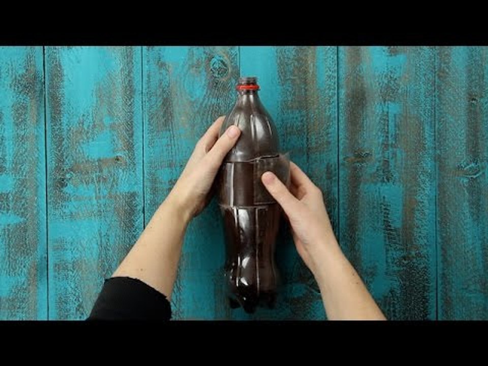 Der Inhalt dieser Cola Flasche versetzt alle in Staunen. Sowas habe ich noch nie gesehen!