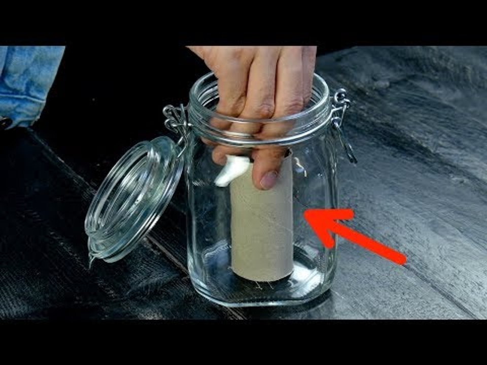 Stell die Klopapierrolle ins Einmachglas. Damit gehst du auf Nummer sicher.