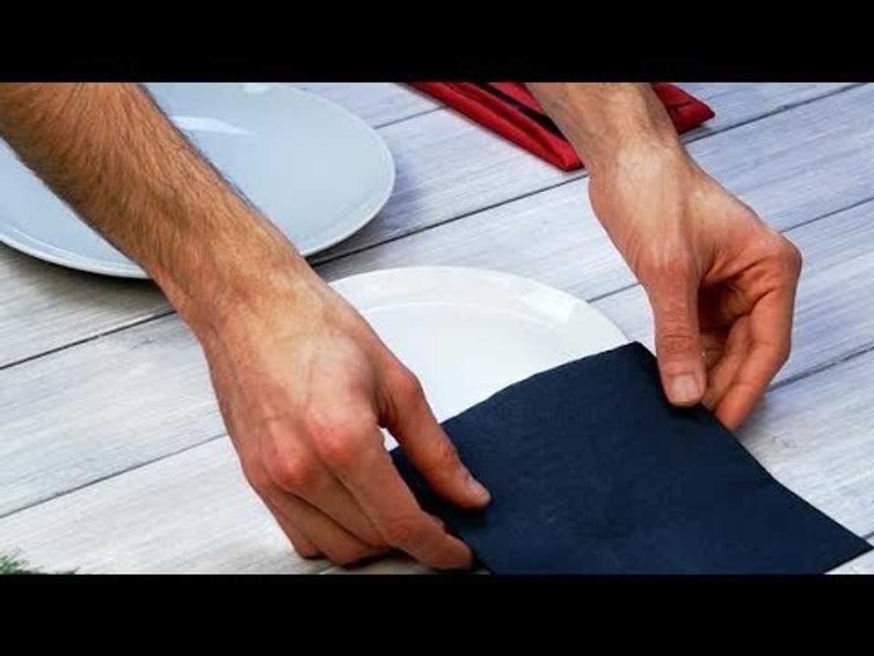 Leg die Serviette zu Weihnachten auf den Teller statt daneben. Das ist so genial!