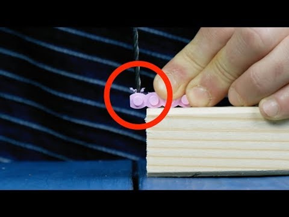 Bohr ein Loch in den Lego-Stein. Damit löst du dieses nervige Alltagsproblem.