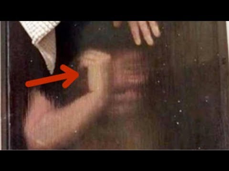 Was Feuerwehr in der Hand der eingequetschten Frau findet, lässt sie losprusten.