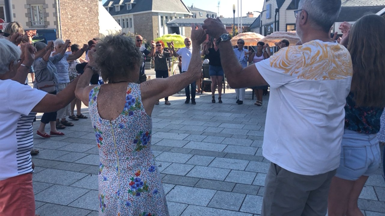 Apprendre les pas des danses bretonnes