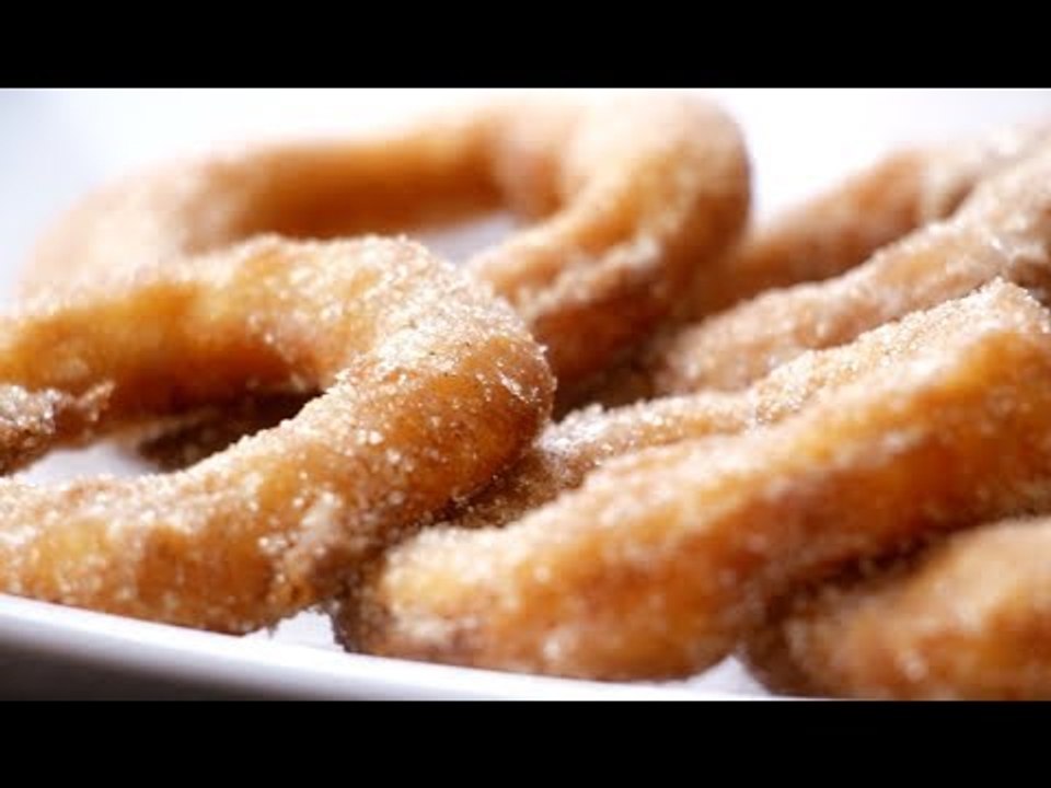 Apfelringe zum Snacken sind ein leichtes Fingerfood Rezept