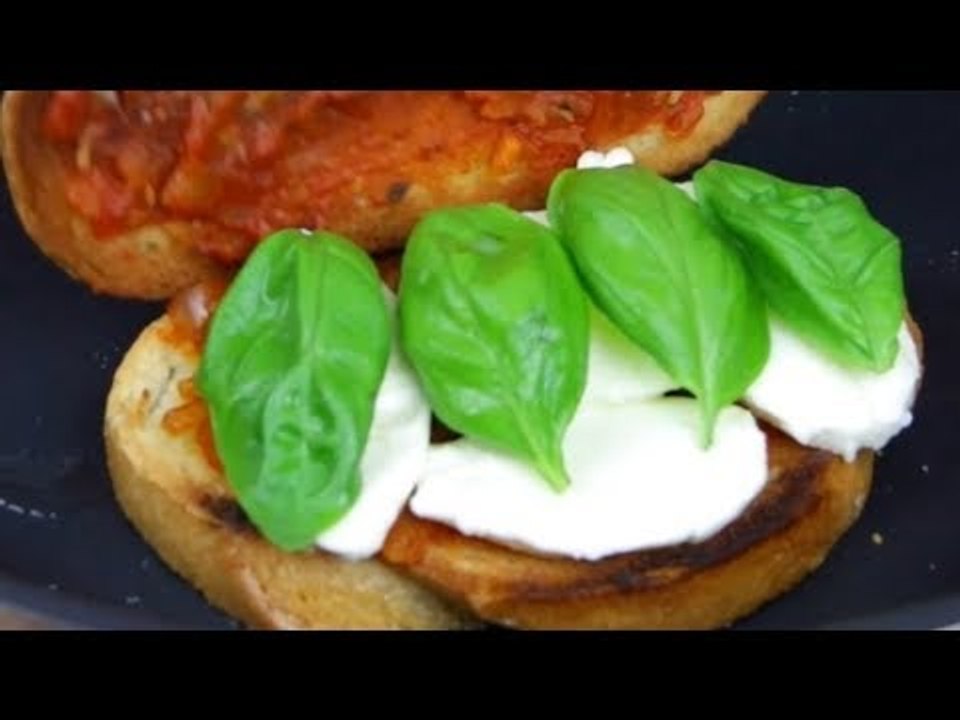 Pizza Sandwich: Ein leichtes vegetarisches Pizza Rezept mit Brot