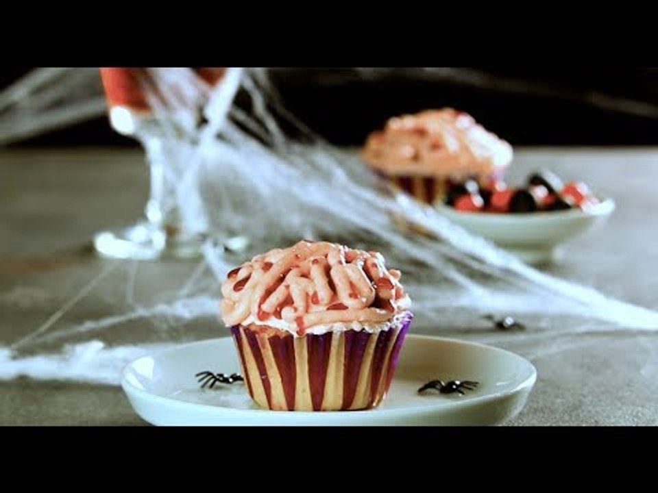 Gehirn Muffins für Halloween - leichtes Rezept für gruseliges Gebäck
