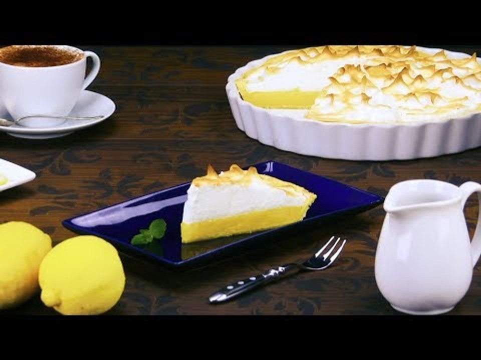 Saftiger Zitronen Kuchen mit Baiser - ein fruchtiges Rezept für frischen Zitronenkuchen