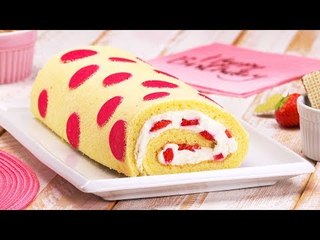 Käsekuchen mal anders - Rezept mit Erdbeer Polka Dots als Rolle