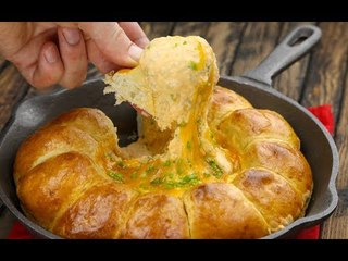 Käse-Dip Rezept mit Bier wird perfekt umrundet von Pizzabrötchen. Was will man mehr?