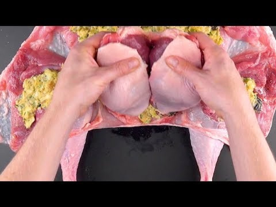 Mische 5 Eier mit 1 kg Toastbrot. Nimm dann 3 x Fleisc...