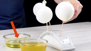 Tunke Luftballons in Öl und Gelatine. Mit der Pinzette erledigst du dann den Rest. Wahnsinn!