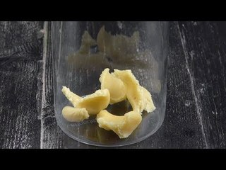 Packe 3 Mozartkugeln aus und lege sie direkt drauf. Das wirst du nicht vergessen!