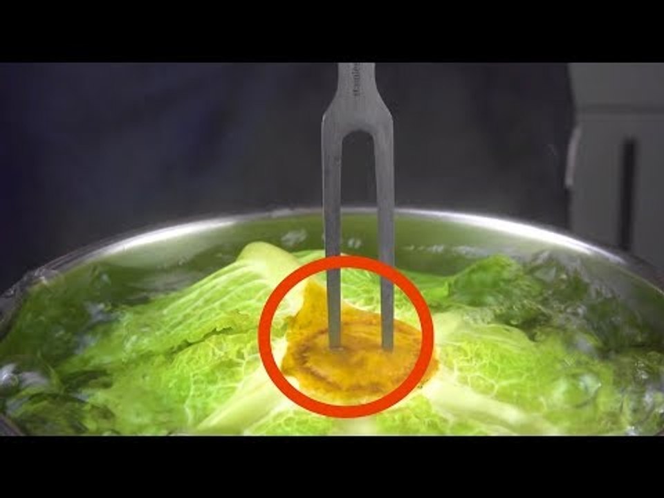 Deshalb spießt er den Kopf auf. So geil kann man also auch Lasagne machen