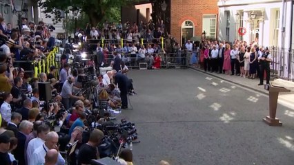 - Boris Johnson hükümet kurma görevini aldı