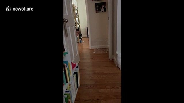 Tiny girl goes Simon Cowell and cuts off mother's singing by waving goodbye