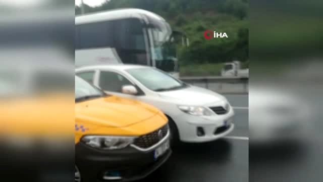 Eyüpsultan'da tartıştığı sevgilisini arabadan atarak yerlerde sürükleyen adam dehşeti yaşattı