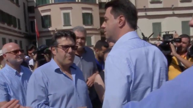 BASHA I BASHKOHET AKTIVISTËVE DHE ARTISTËVE PARA TEATRIT KOMBËTAR