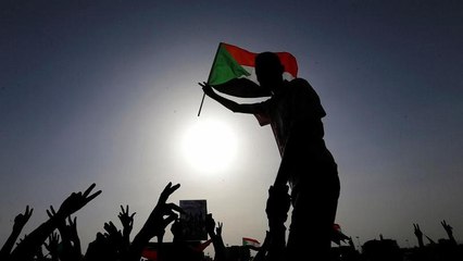 Sudanese artists use graffiti to further the revolution