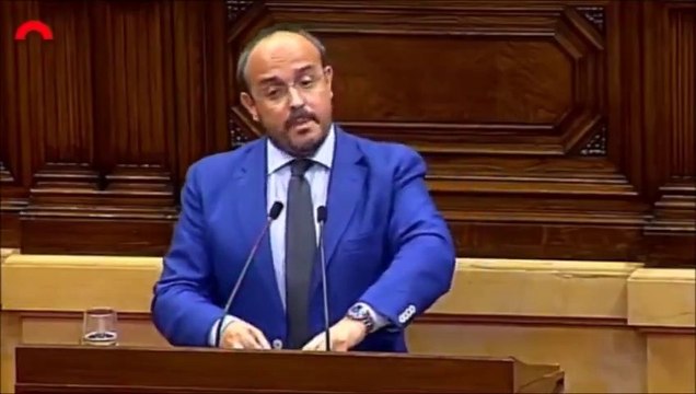 El presidente del PP catalán entona una canción de Manolo Escobar para explicar a Torra qué es la convivencia