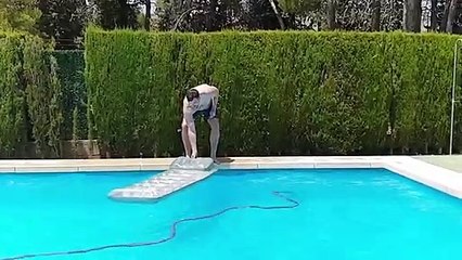 Meilleure façon de s'installer sur son matelas de piscine !