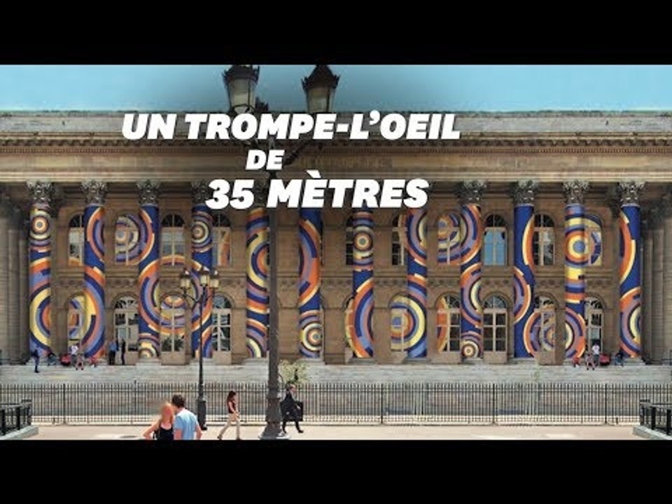 Un trompe-l'œil géant recouvre la façade du Palais Brongniart