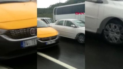 TARTIŞTIĞI SEVGİLİSİNİ ASILI BULUNDUĞU ARACIYLA SÜRÜKLEYEN TAKSİCİ GÖZALTINA ALINDI