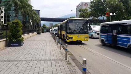 Yağış kaza getirdi, 5 araç birbirine girdi