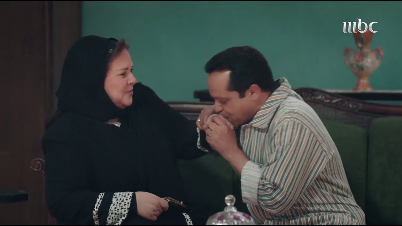 ماذا فعل مسعود مع حماته بعد تناول حبة النفاق.. أرض النفاق