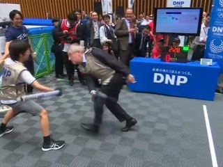 JO 2020 - Thomas Bach n'a rien perdu de ses talents d'escrimeur