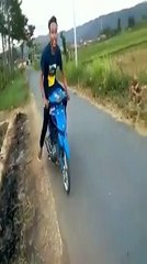 Beberapa kelakuan kocak bikin ngakak