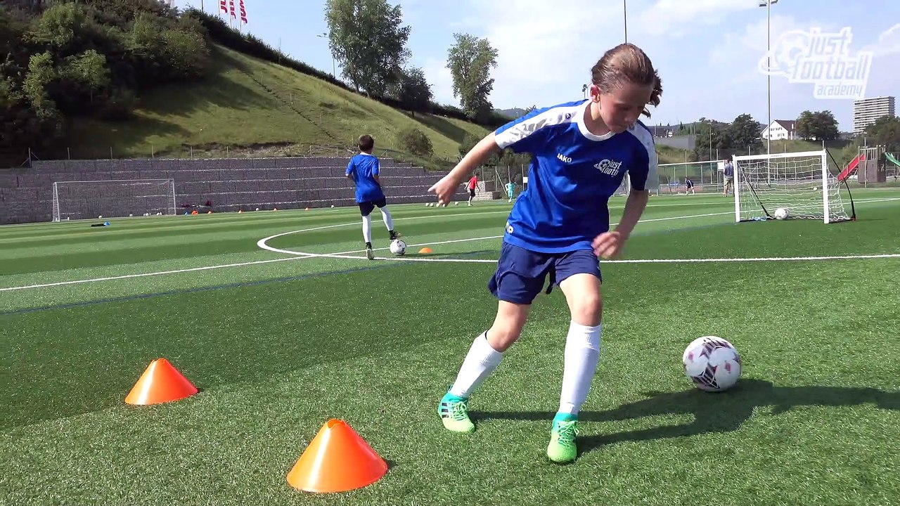 Fussballtraining_ Zoom - Finten - Technik