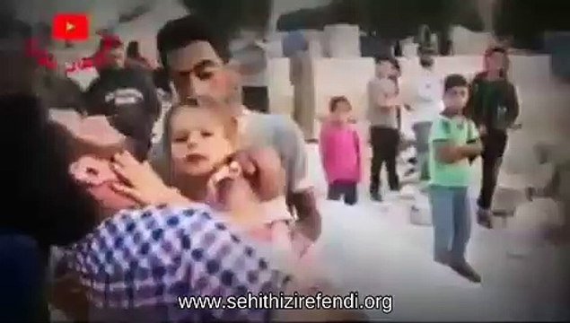 Ölümün kol gezdiği İdlib'te yaralı bir baba, kızının “Baba bırakma bizi feryatları arasında ruhunu Rabbine teslim ediyor
