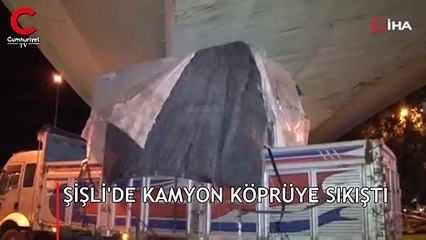 Kamyonla köprüye sıkışan sürücü ceza yedi