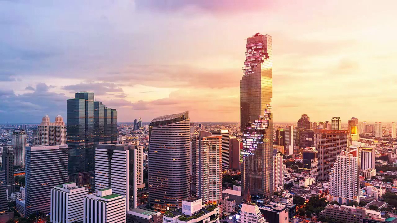 ဘန္ေကာက္ၿမိဳ႕က King Power Mahanakhon