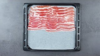 Place 20 Slices Of Bacon On A Baking Tray. After 15 Mins, It'll Be Extra Crispy In The Oven.