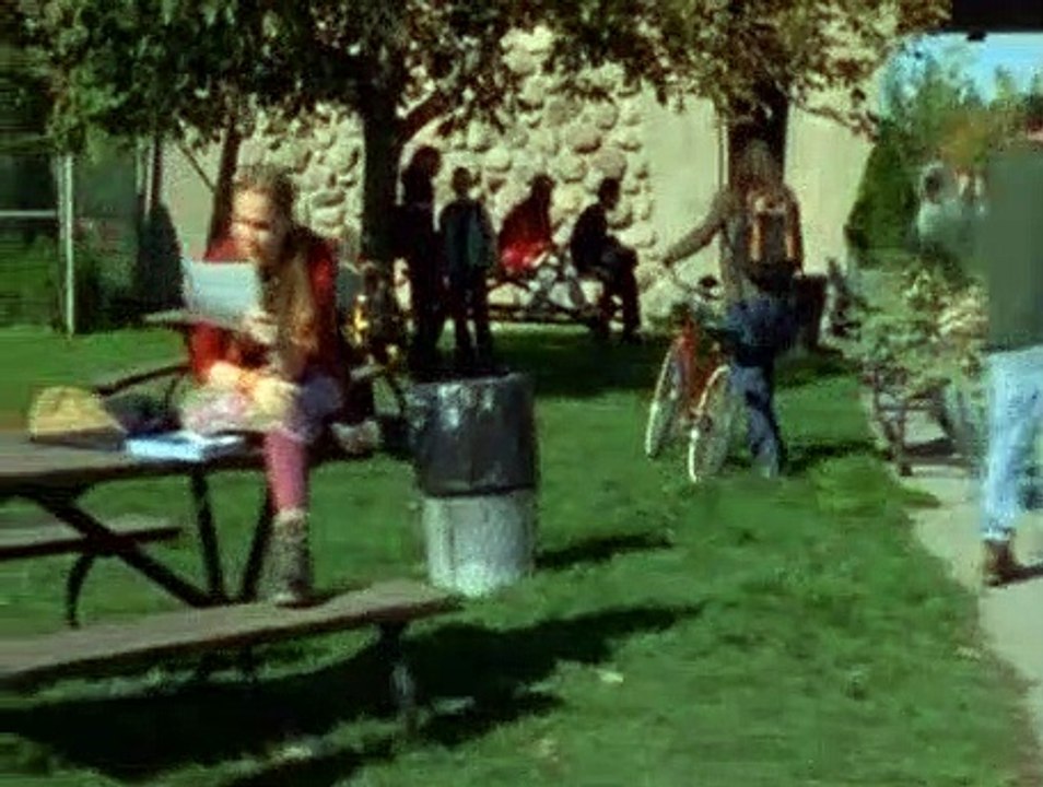 Are You Afraid of the Dark S07E04 The Tale of the Lunar Locusts