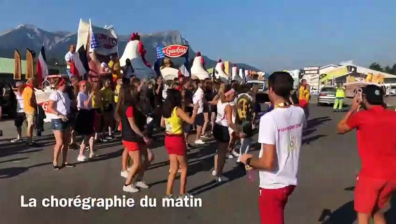 Belle ambiance à Embrun ce matin avant le départ de la caravane du Tour de France