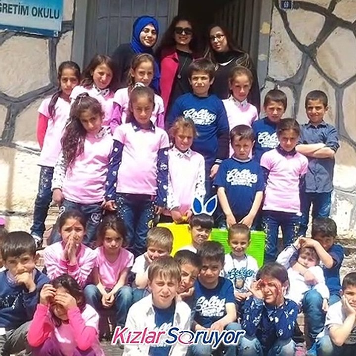 KizlarSoruyor Topluluğu 23 Nisan'da Çocukları Sevindirdi