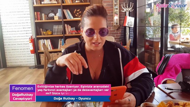 Evliliğinize herkes özeniyor. Eşinizle aranızdaki yaş farkının avantajları ya da dezavantajları var mı? Sizce iyi bir evliliğin sırrı nedir?