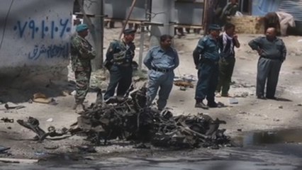 Aumentan a 12 muertos y 41 heridos las víctimas en triple atentado en Kabul