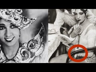 La célèbre chanteuse a mis, dans ses sous-vêtements,.....