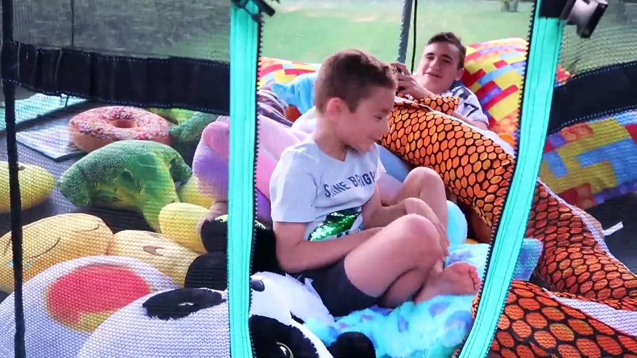 24H DANS UN TRAMPOLINE !