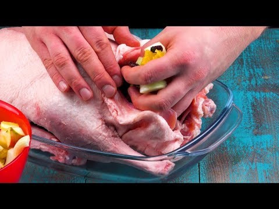 Oie de Noël farcie : pour un réveillon riche en saveurs.