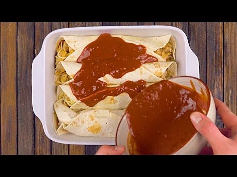 Versez les épices cuites sur les wraps. Relevé !