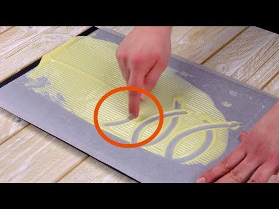 On met les doigts dans le beurre. Mais c'est pour le bien de la recette.