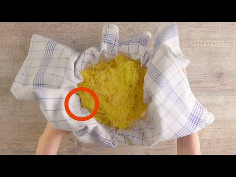 Mettez votre nourriture dans une serviette. Ça a l'air bizarre ? Mais c'est très bon !