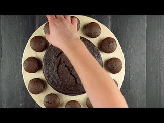 Disposez 12 muffins en cercle. C'est parfait pour le 31 !