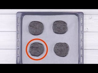 Vous ne pourrez plus vous sortir ces quatre pains noirs de la tête. C'est légendaire !