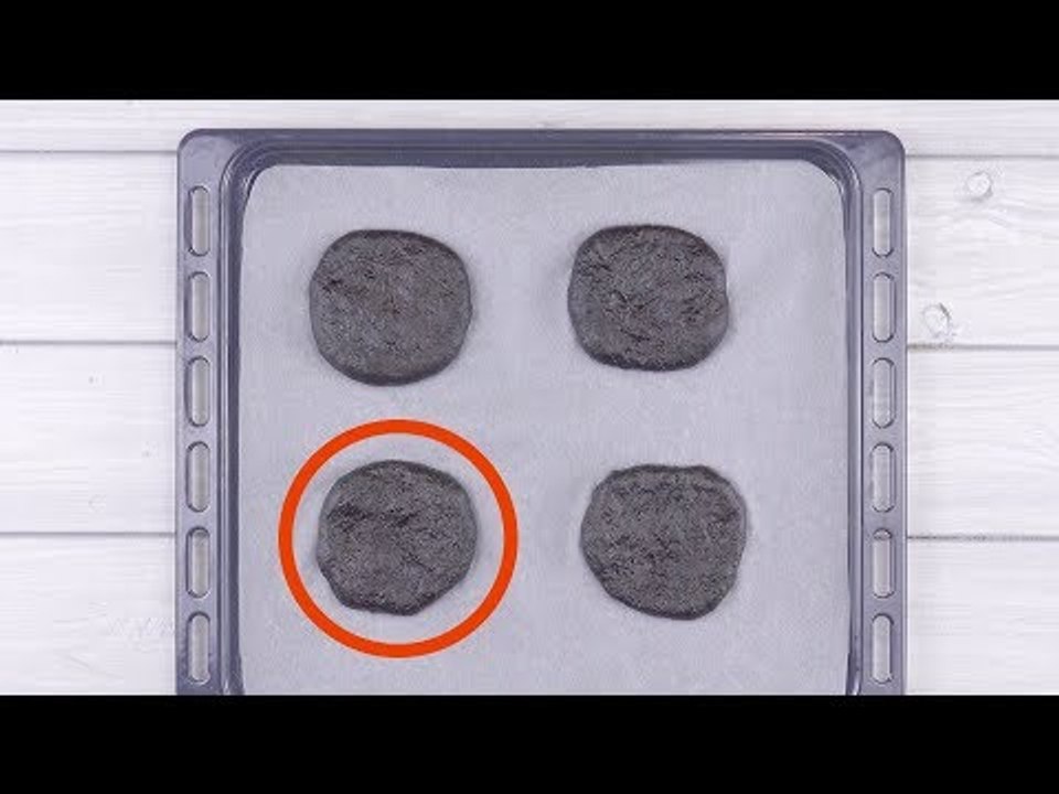 Vous ne pourrez plus vous sortir ces quatre pains noirs de la tête. C'est légendaire !