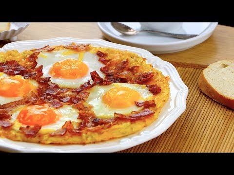 Ousadia matinal: Pizza de bacon com ovos de café da manhã.